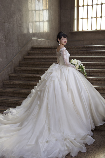 プリンセスラインウェディングドレス