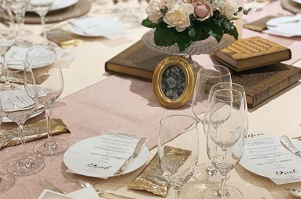 結婚式テーブルランナーピンク